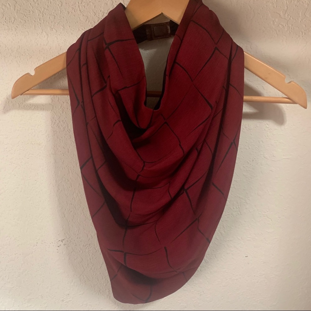 Reign and Gray Skarf